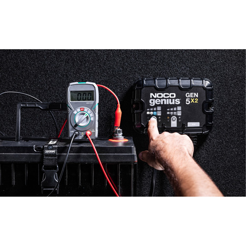 Chargeur de batterie embarqu&eacute; &agrave; 2 sorties de 10 amp&egrave;res Gen5X2 Genius NRZ Safety Inc.