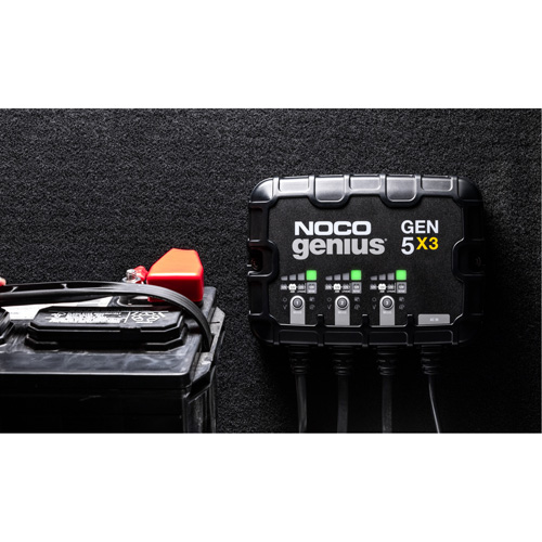 Chargeur de batterie embarqu&eacute; &agrave; 3 sorties de 15 amp&egrave;res Gen5X3 Genius NRZ Safety Inc.