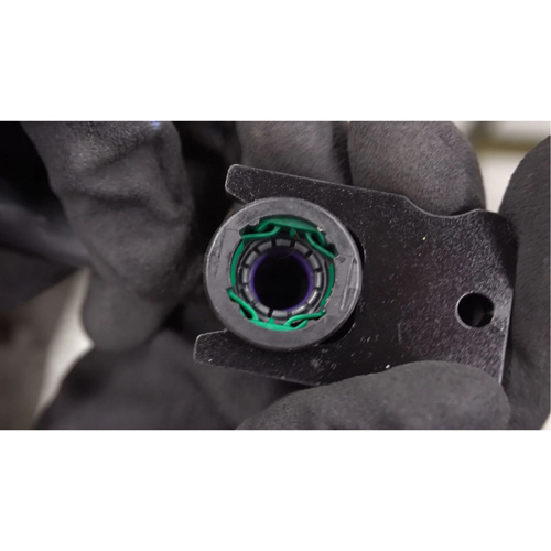 Jeu de d&eacute;connecteurs pour conduite d'essence et Def NRZ Safety Inc.