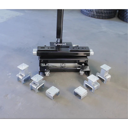 Cric de levage dextr&eacute;mit&eacute; par pare-chocs, Capacit&eacute; de 12 tonne(s), 8" - 15-3/4" h NRZ Safety Inc.