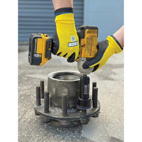 Syst&egrave;me de nettoyage tout-en-un robuste pour goujons et moyeux commerciaux NRZ Safety Inc.