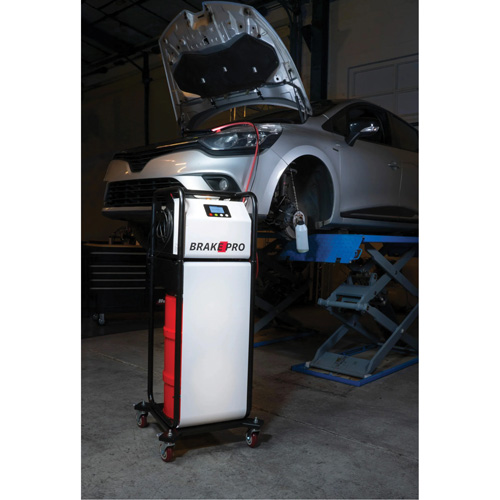Pompette de purge de frein Brake-Pro &agrave; structure haute avec adaptateurs NRZ Safety Inc.