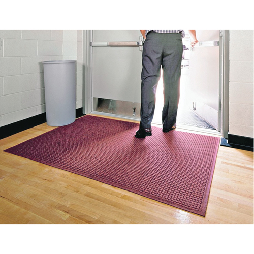 Waterhog&reg; Fashion Matting, Wiper/Scraper, 3' x 5' x 1/4", Red/Black NRZ Safety Inc.