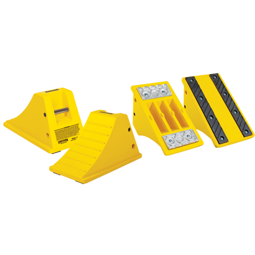 Cales-roue tout-terrain robustes, Polyur&eacute;thane, Jaune, 11-1/4" la x 21" p x 12-1/4" h NRZ Safety Inc.