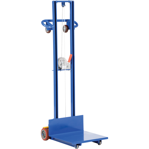 Empileur &agrave; plateforme, M&eacute;canisme Treuil manuel, Capacit&eacute; de 400 lb, Levage max de 58" NRZ Safety Inc.