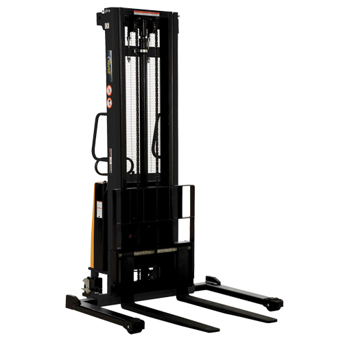Gerbeur pour chariot &eacute;l&eacute;vateur, Fonctionnement &eacute;lectrique, Capacit&eacute; 2000 lb, Lev&eacute;e max 137" NRZ Safety Inc.
