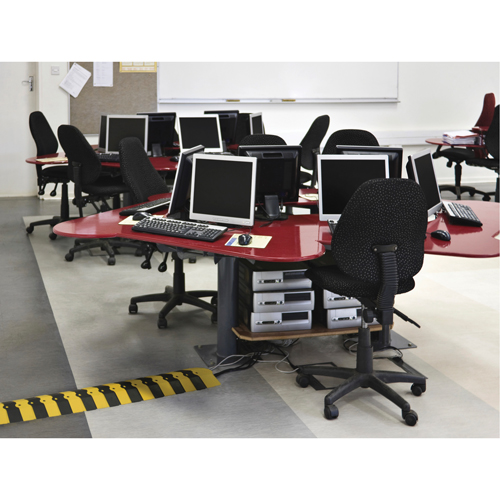 Syst&egrave;me de protection de c&acirc;bles Ultra-Sidewinder - moyen , 14,125" x 9,75" x 1,38", 13500 lb (6,75 tons) NRZ Safety Inc.