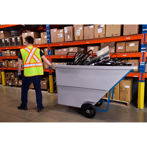 Chariot basculeur en acier, Poly&eacute;thyl&egrave;ne, 1,1 vg³, Capacit&eacute; de charge de 1250 lb NRZ Safety Inc.