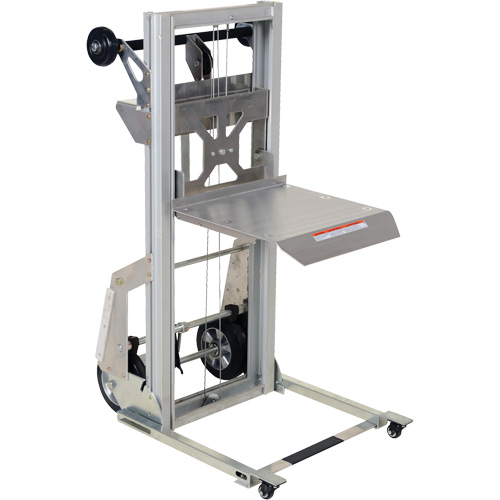 Appareil de levage portatif en aluminium, M&eacute;canisme Pompe au pied, Capacit&eacute; de 200 lb, Levage max de 61" NRZ Safety Inc.