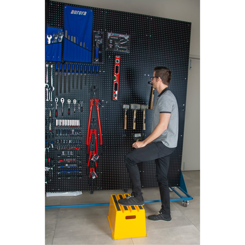 Escabeau industriel, 20-7/8" x 12-3/16" x Hauteur 12" NRZ Safety Inc.