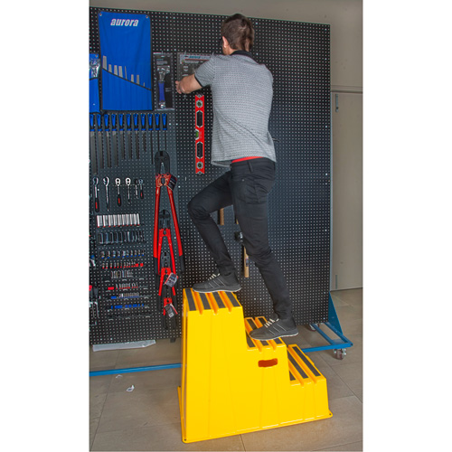 Escabeau industriel, 3 marches, 34-13/16" x 22-7/16" x Hauteur 28-1/2" NRZ Safety Inc.