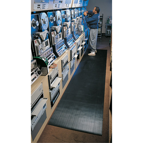 Standard Mat No.381, Ergonomic, 3' x 105' x 1/8", Black NRZ Safety Inc.