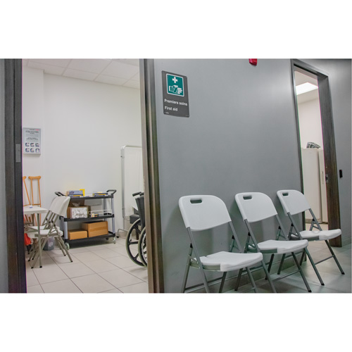 Chaises pliantes, Poly&eacute;thyl&egrave;ne, Blanc, Capacit&eacute; 350 lb NRZ Safety Inc.