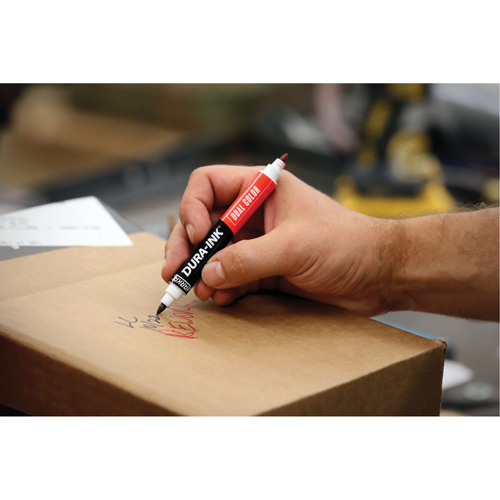 Marqueur &agrave; encre permanente et double couleur Markal Dura-Ink, Noir/Rouge, Pointe Ronde NRZ Safety Inc.