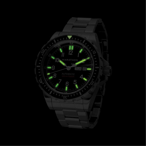 Tr&egrave;s grande montre automatique avec jour/date avec bracelet en acier inoxydable, Num&eacute;rique, &agrave; piles, 46 mm, Argent NRZ Safety Inc.