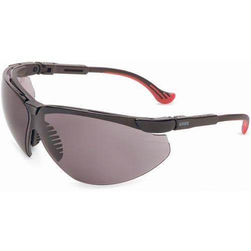 Lunettes de s&eacute;curit&eacute; Uvex Genesis XC, Lentille Grise/fum&eacute;e, Anti-&eacute;gratignures, R&eacute;pond ou surpasse la norme CSA Z94.3 NRZ Safety Inc.