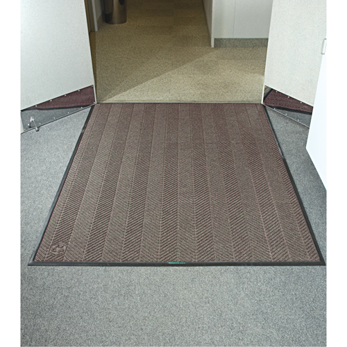 Tapis Waterhog Eco Elite, Essuie-pieds/grattoir, 4' x 20' x 3/8", Brun ch&acirc;taignier NRZ Safety Inc.