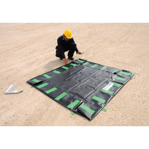 Ultra-Containment Berm&reg;, 2244 US gal. Capacity, 10' W x 30' L x 12" H, L-Bracket NRZ Safety Inc.