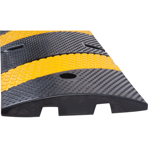 Bosses de d&eacute;c&eacute;l&eacute;ration, Caoutchouc, 6' lo x 11-3/4" la x 2" h NRZ Safety Inc.