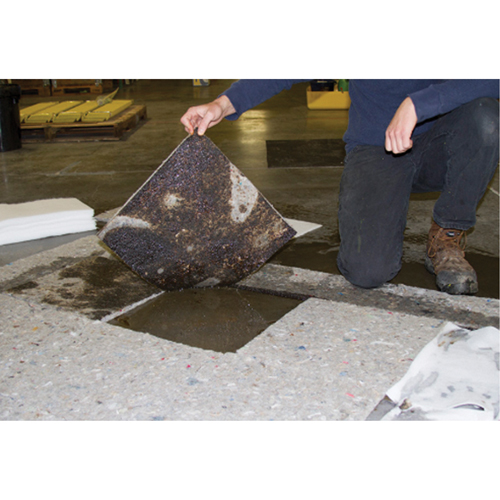 Spilltration Husky Pads, Oil Only, 16" x 16", 17.2 gal. Absorbancy NRZ Safety Inc.