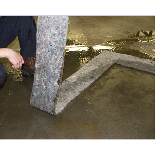 Spilltration Husky Strips, Oil Only, 64" x 8", 4 gal. Absorbancy NRZ Safety Inc.