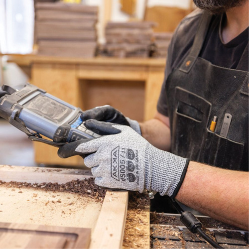 Gants r&eacute;sistants aux coupures, Taille Petit/7, Calibre 10, Rev&ecirc;tement Mousse de nitrile, Enveloppe en Dyneema, ASTM ANSI niveau A3/EN 388 niveau C NRZ Safety Inc.