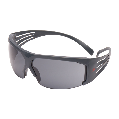 Lunettes de s&eacute;curit&eacute; s&eacute;rie 600 SecureFit, Lentille Gris, Antibu&eacute;e, ANSI Z87+/R&eacute;pond ou surpasse la norme CSA Z94.3 NRZ Safety Inc.