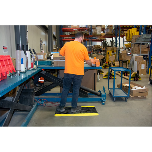 Tapis antifatigue, Losange, 1-2/3' x 3-1/4' x 3/4", Noir/Jaune, Polyur&eacute;thane NRZ Safety Inc.