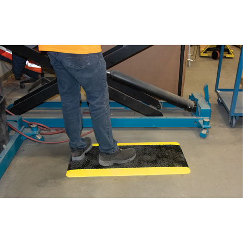 Tapis antifatigue, Losange, 1-2/3' x 3-1/4' x 3/4", Noir/Jaune, Polyur&eacute;thane NRZ Safety Inc.