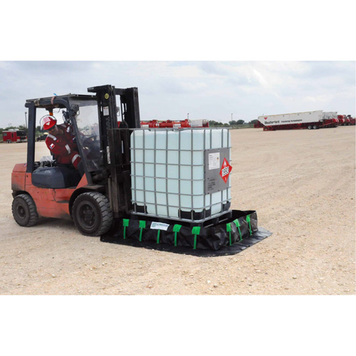 Copolymer 2000 Ultra-Containment Berm&reg;, 1683 US gal. Capacity, 15' W x 15' L x 12" H, Hinge Bracket NRZ Safety Inc.