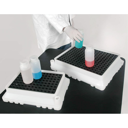 P4 Ultra-Spill Tray&reg;, 17" L x 21" W x 4" H, 2.9 US gal. Spill Capacity NRZ Safety Inc.