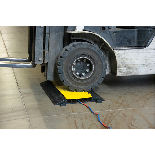 Polyurethane Cable Protector, 5 Channels, 35.43" L x 19.69" W x 2" H NRZ Safety Inc.