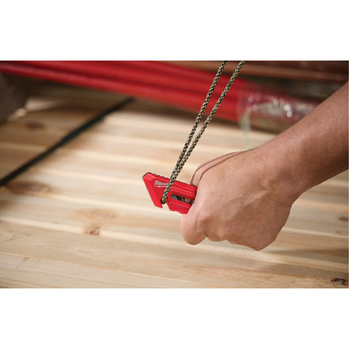 Couteau utilitaire compact pour usage multiple NRZ Safety Inc.