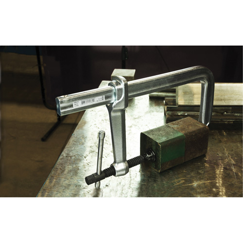 Serre-joint &agrave; coulisse robuste enti&egrave;rement en acier, 12" (305 mm) capacit&eacute;, 7" (178 mm) profondeur NRZ Safety Inc.