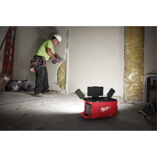 M18 Packout Light/Charger, LED, 3000 Lumens NRZ Safety Inc.