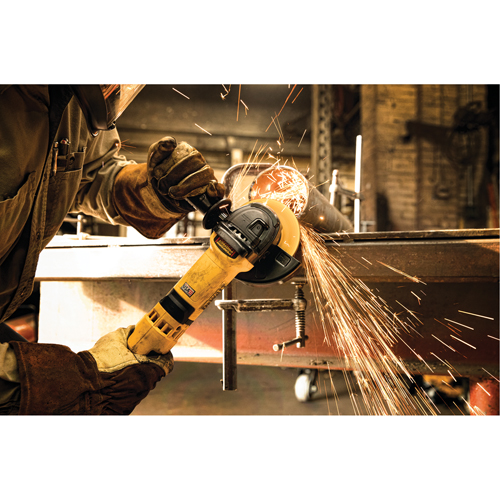 Meuleuse &agrave; angle avec interrupteur &agrave; g&acirc;chette, 6", 120 V, 13 A, 9000 Tr/min NRZ Safety Inc.