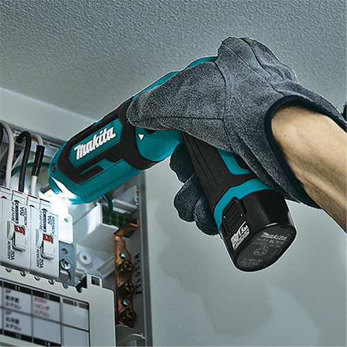 Impact Driver Kit, 1/4", 220 in-lbs Max. Torque, 7.2 V, Lithium-Ion NRZ Safety Inc.