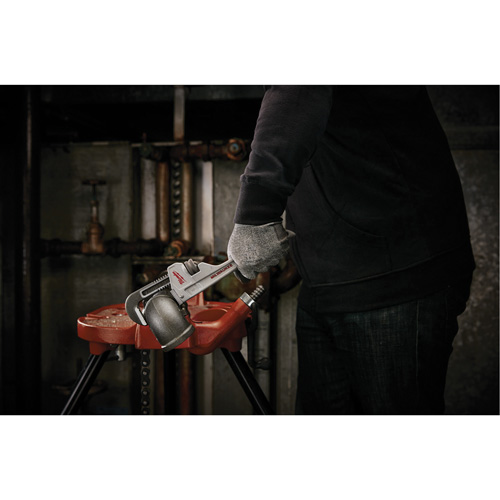 Pipe Wrench, 1-1/2" Jaw Capacity, 10" Long, Ergonomic Handle NRZ Safety Inc.