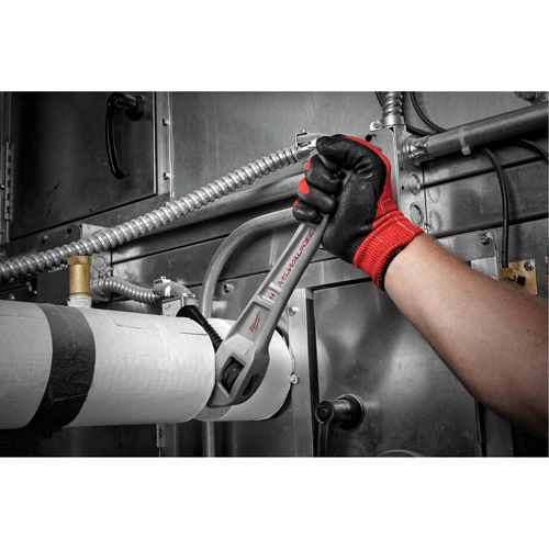 Cl&eacute; &agrave; tuyau coud&eacute;e en aluminium, Cap des m&acirc;choires 2", Longueur 14", Fini Rev&ecirc;tement en poudre, Prise Ergonomique NRZ Safety Inc.