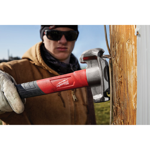 4-in-1 Lineman's Hammer, 32 oz., Fibreglass Handle, 15" L NRZ Safety Inc.