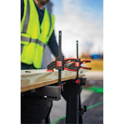 Serre-joints &agrave; g&acirc;chette, moyen format, 6" (152,4 mm) NRZ Safety Inc.