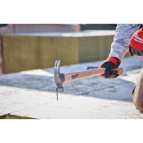 Marteau de charpente &agrave; face frais&eacute;e, 23 oz, Prise en Bois NRZ Safety Inc.
