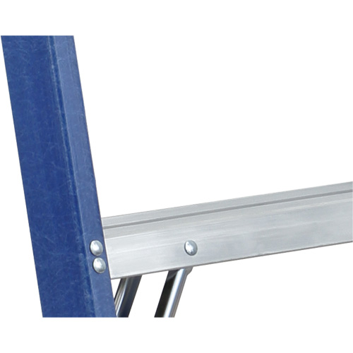 Industrial Duty Stepladders (6300 Series), 4', Fibreglass, 250 lbs. Capacity, Type 1 NRZ Safety Inc.