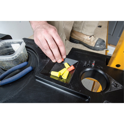 Tool Shelf for Scaffolding NRZ Safety Inc.