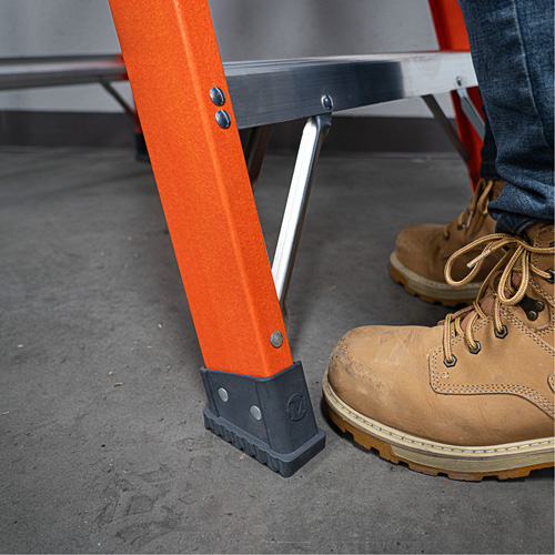 Escabeau BuildMan, 8', Fibre de verre, Capacit&eacute; 300 lb, Type 1A NRZ Safety Inc.