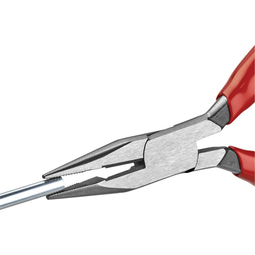 Pince &agrave; bec long avec couteau, 5" lo NRZ Safety Inc.
