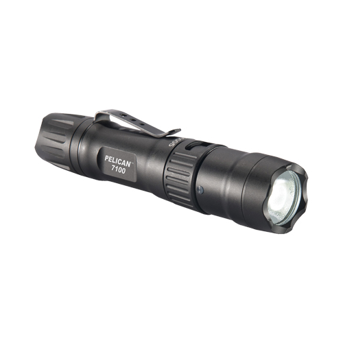 Lampe de poche tactique 7100, DEL, 695 lumens, Piles AA NRZ Safety Inc.