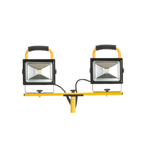 Projecteur double, DEL, 40 W, 4800 lumens, Boîtier en Aluminium NRZ Safety Inc.