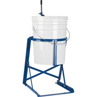 Basculeur de bidon, 5 gal. US (4,16 gal. imp.), 75 lb/34 kg Capacit&eacute;, 11-1/2" Ha. de distribution NRZ Safety Inc.