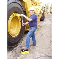 D&eacute;monte-talons hydraulique OTR Earthmover s&eacute;rie Pro NRZ Safety Inc.